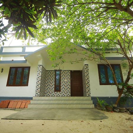 Marari Stella Vich Villa Homestay Turavur Bagian luar foto